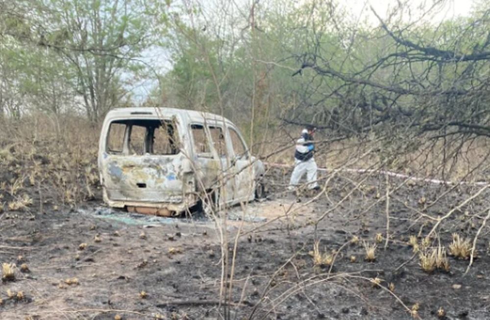 La camioneta fue encontrada en Guernica y allí había dos cuerpos calcinados cuyas identidades todavía no se han podido determinar.