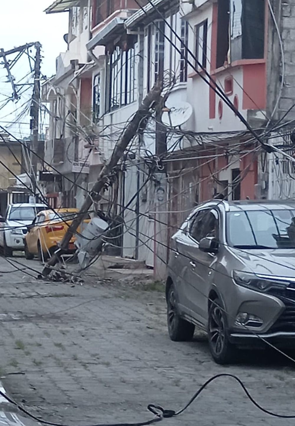 Al menos 540 personas afectadas, 20 heridos, daños en 135 viviendas, así como afectaciones en vías de comunicación y en el servicio eléctrico dejó este viernes el sismo de magnitud 6,1