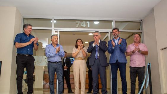 Ulpiano Suarez participó de la inauguración del Centro de Formación Profesional de UTHGRA