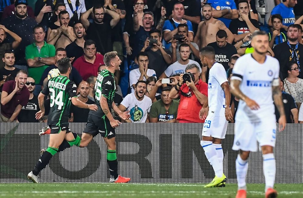 Domenico Berardi tuvo un altercado con un aficionado afuera del estadio en el partido del Sassuolo vs Módena por la Coppa Italia. / Gentileza.