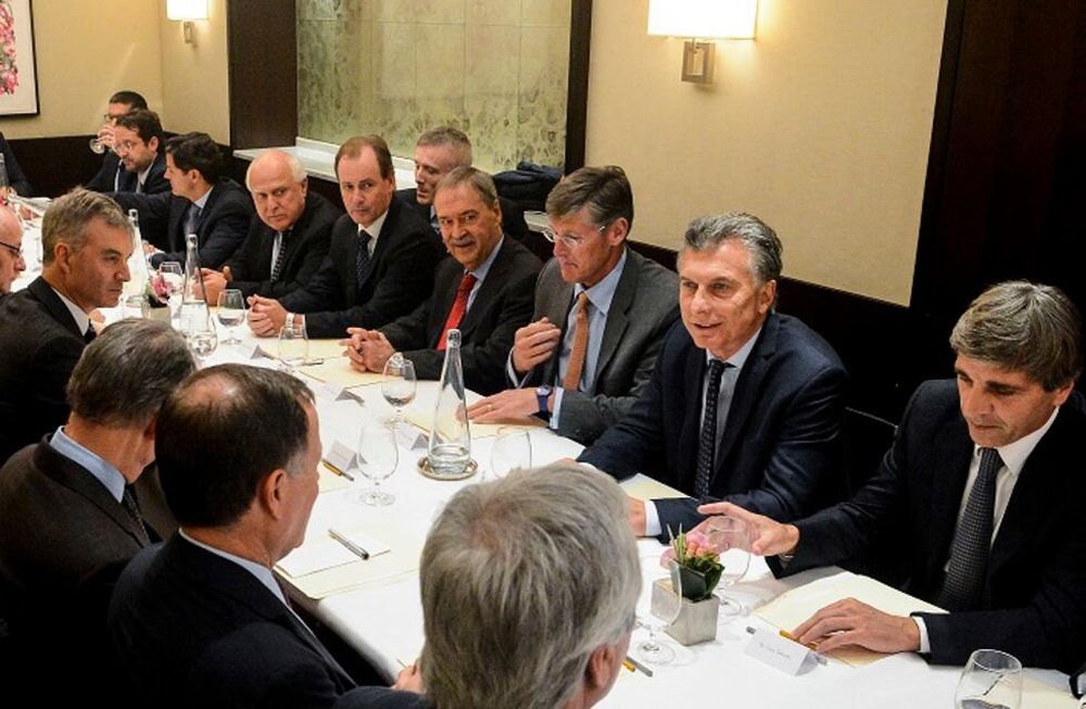 En medio de la pelea por el vino, Macri se reunió con los CEO Coca Cola y Quilmes