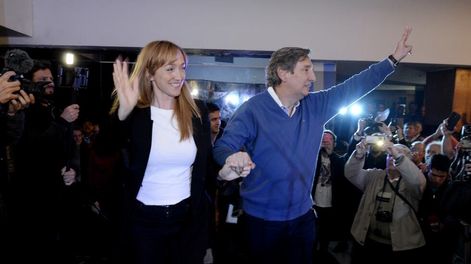 .El presidente del peronismo mendocino, Emir Félix, y Anabel Fernández Sagasti, líder de La Cámpora.