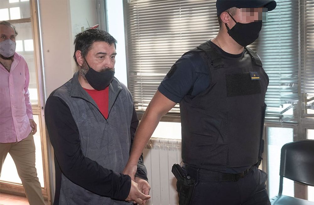 Marcos Herrero, el cuestionado especialista en búsqueda de personas y rastreos con perros, obtuvo prisión domiciliaria tras pagar una fianza de 150 mil pesos. Foto: Ignacio Blanco / Los Andes