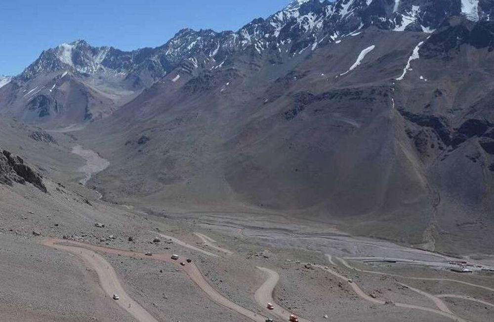 Alerta por vientos intensos y posibilidad de Zonda en la cordillera