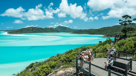 Whitehaven Beach, la playa de Australia que sorprende por su arena a prueba de calor.