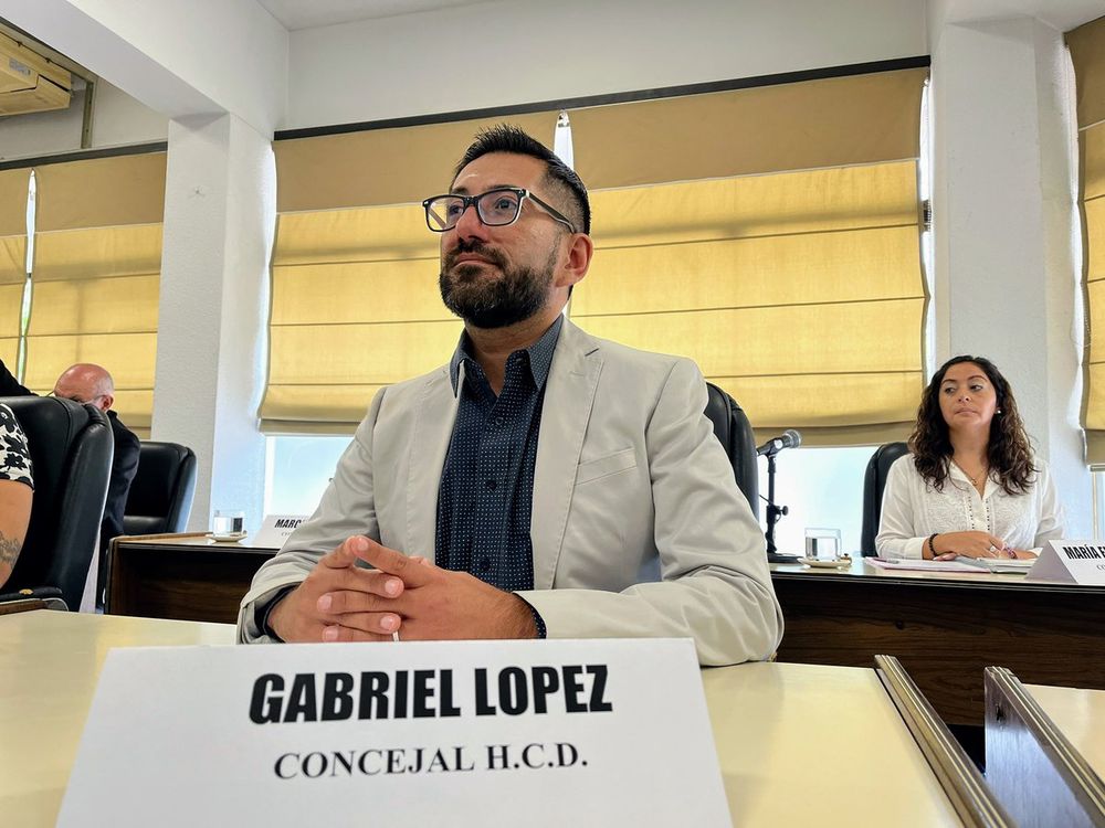 El concejal de Maipú, Gabriel López (UCR), irá por su reelección. 