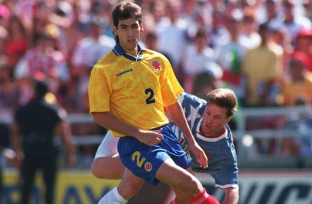 “Gracias por el autogol”: el futbolista que hizo un gol en contra en un mundial, lo asesinaron y tiene su serie en Netflix. Foto: Instagram @ninetiespop