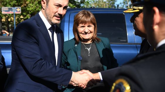 Luis Petri y Patricia Bullrich, de campaña en Mendoza