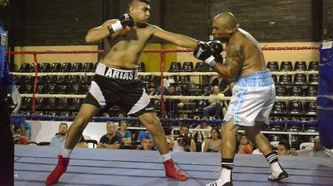 Boxeo: Arias cerró el año con un KO