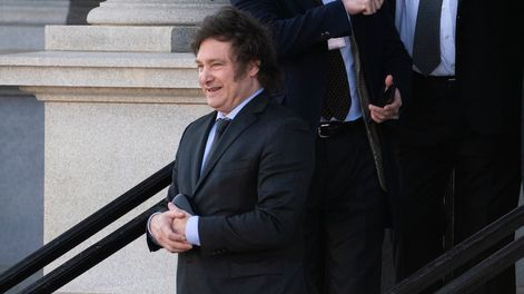 El presidente electo de Argentina Javier Milei volvió de Washington y habló de lo que se viene para los próximos meses, la estanflación. (AP Foto/Evan Vucci)