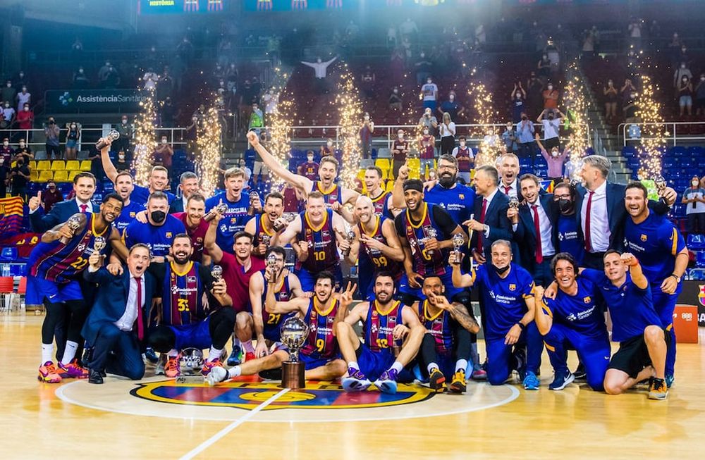 El festejo de Barcelona, con el cordobés Leandro Bolmaro, tras consagrarse campeón de España, un título que no conseguía desde 2014. (Prensa Barcelona)