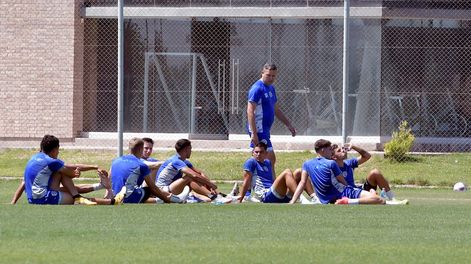 Los Andes | Esta mañana el Club Godoy Cruz Antonio Tomba volvió a la práctica y ya se hizo cargo de manera oficial el regreso del entrenador Diego Flores, conocido como El TraductorFoto: Orlando Pelichotti