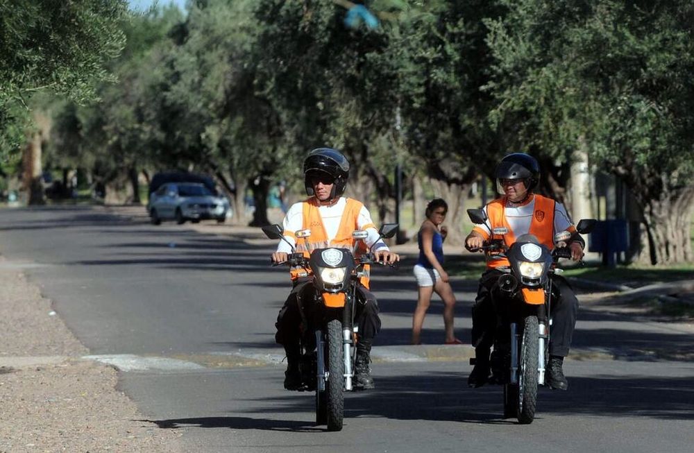 Maipú: detuvieron a un joven que circulaba en una moto con pedido de secuestro en el Parque Metropolitano