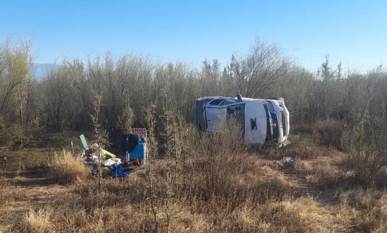 Una familia mendocina volcó con su camioneta en Bermejo cuando viajaba rumbo a La Rioja