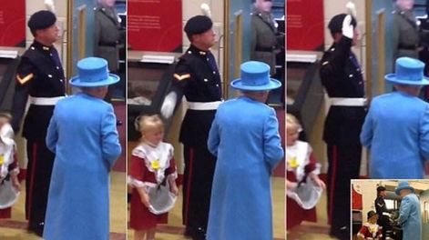 Un soldado le dio un sopapo a una tierna nena que saludó a la reina Isabel II de Inglaterra