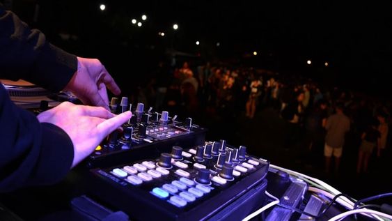 Disfrutá en la Nave Cultural de “Tramonto en la Ciudad”