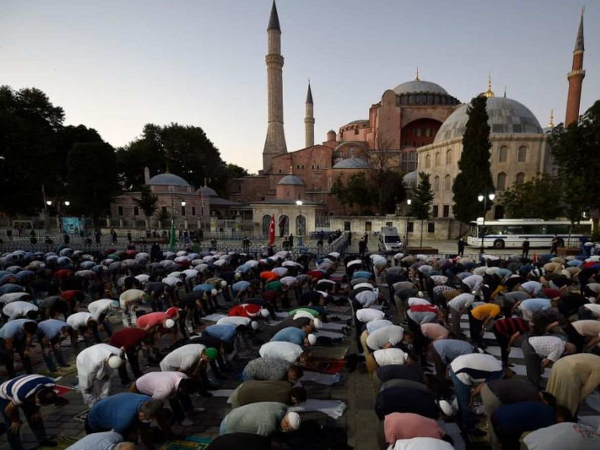 La islamización de Santa Sofía amenaza la diversidad. Una muestra de populismo religioso que agrava las tensiones con Europa / Foto AP