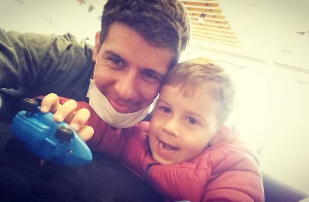 Christian, papá de Lucio Dupuy, escribió en sus redes sociales un sentido mensaje y expresó que espera que la vida se le “pase rápido” para volver a verlo.