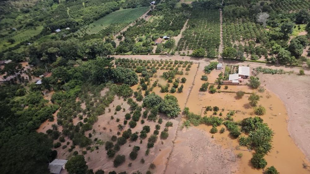 Fuerte temporal de lluvias en Bolivia y las autoridades advierten que lo peor de la temporada de lluvias aún está por venir y declaran alerta roja.