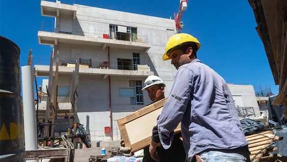 Los mendocinos invirtieron $82 mil millones en las diversas líneas de construcción de Mendoza Activa, pero ya no están presentes en la cuarta edición. Foto: Ignacio Blanco / Los Andes