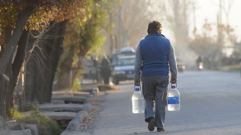 Agua que no has de beber...