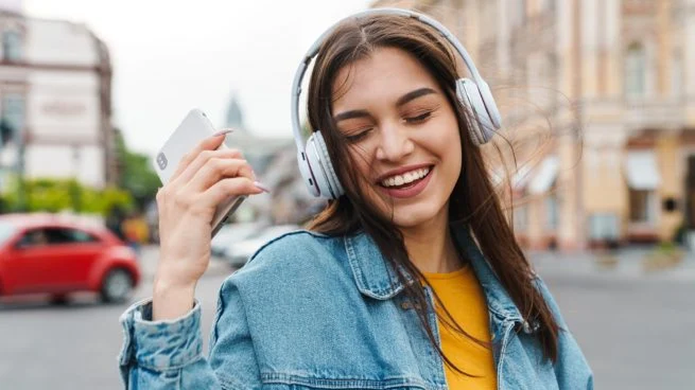 Qu&eacute; significa que alguien escuche la misma canci&oacute;n una y otra vez, seg&uacute;n la psicolog&iacute;a