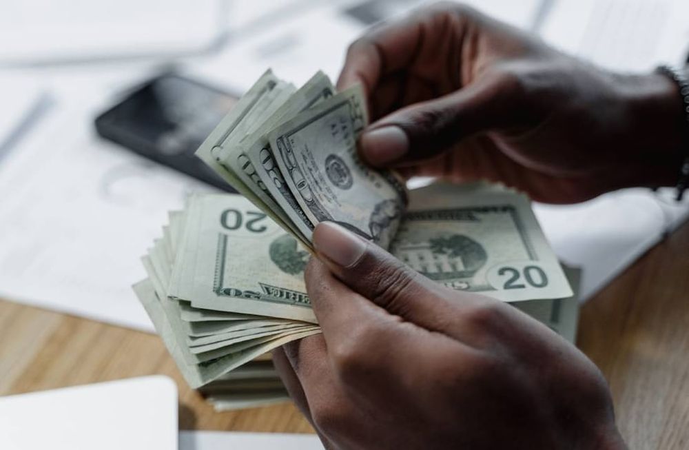 Dólar hoy: a cuánto cotizan el oficial y el blue este jueves 16 de marzo