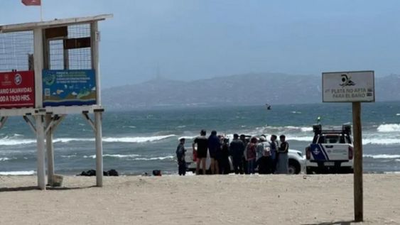 Operativo por joven argentino desaparecido. Pese al turismo, en La Serena la mayoría de las playas tienen bandera roja: no son aptas para el baño