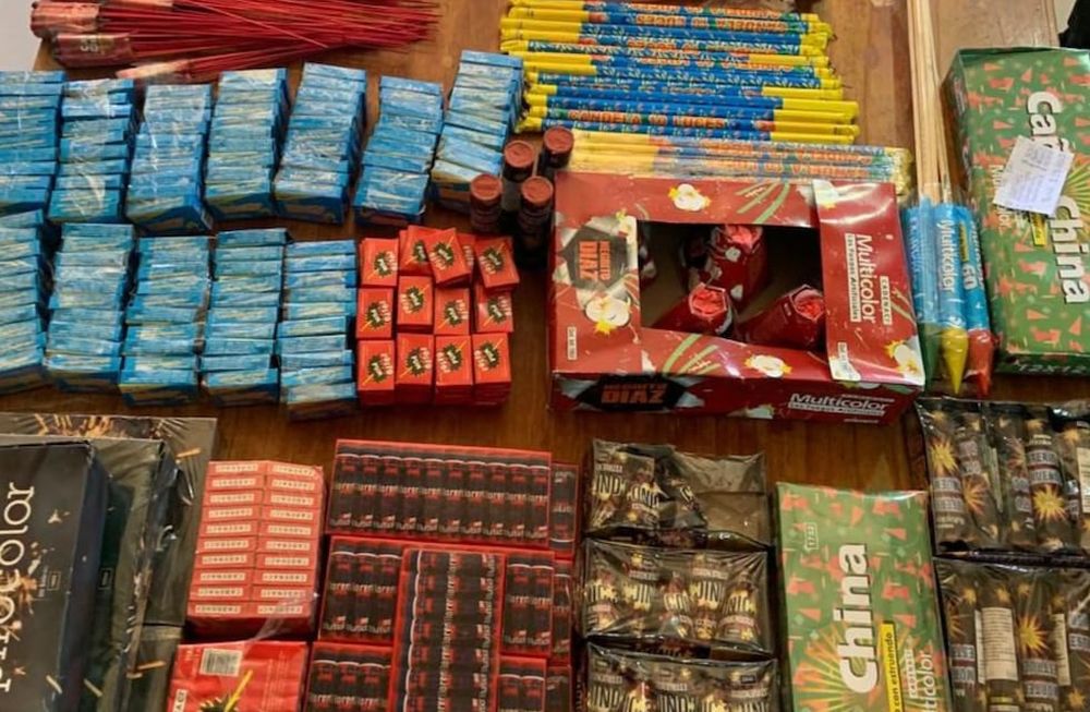 Secuestraron gran cantidad de pirotecnia ilegal en dos puntos de la provincia.