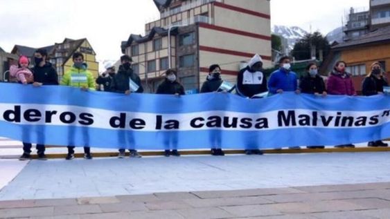 La ceremonia se realizó por la idea de los Herederos de la Causa Malvinas, de hacer un compromiso a todas las generaciones de los Veteranos, ya sean los hijos, como los nietos.