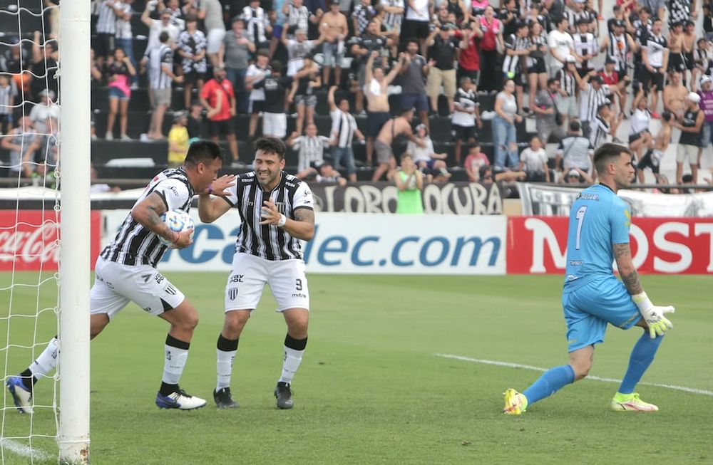 Gimnasia se hace fuerte de local ante un duro rival. /Foto: Ramiro Gómez