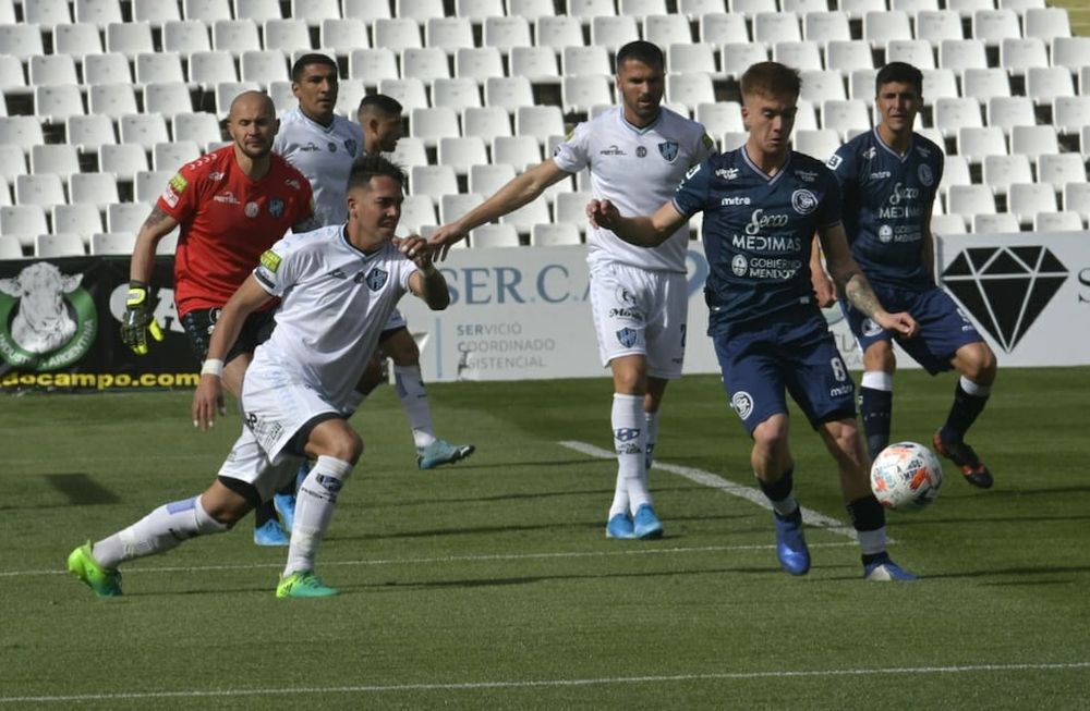 Independiente Rivadavia recibe por la fecha 22 de la Primera Nacional a Almagro en el estadio Malvinas Argentinas./ Orlando Pelichotti (Los Andes).