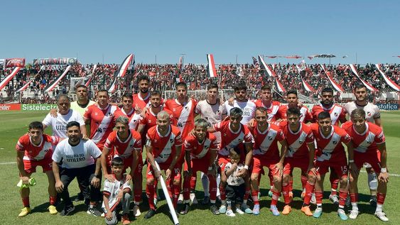 Deportivo Maipú ha hecho una campaña extraordinaria esta temporada 2023. Mañana, desde las 17, buscará el pasaporte a la final del Torneo Reducido de Primera Nacional, por el segundo ascenso.Foto: Orlando Pelichotti