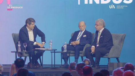 &nbsp; Carlos Abeledo, Presidente del Departamento de Política Tributaria UIA y César Litvin, CEO Lisicki Litvin & Abelovich durante la conferencia de la UIA.