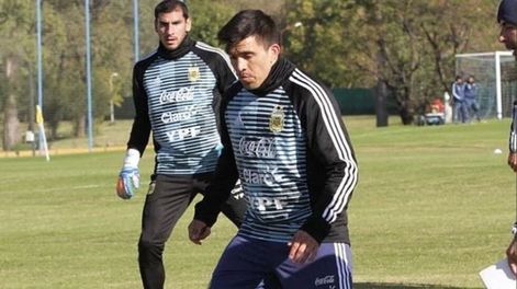 Acuña interrumpió su entrenamiento por un traumatismo en su rodilla izquierda