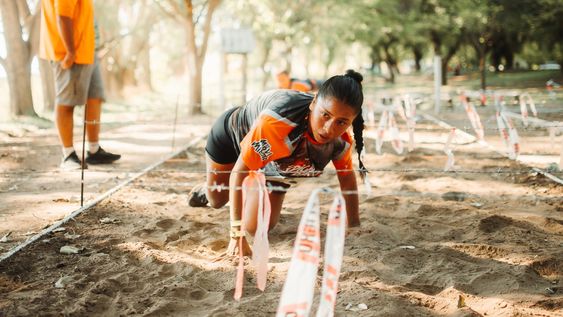 Cuando no se trata sólo de correr. En las carreras por obstáculos, más allá de la velocidad al correr, la destreza y energía de cada uno de los competidores es determinante. Cuando no se trata sólo de correr. En las carreras por obstáculos, más allá de la velocidad al correr, la destreza y energía de cada uno de los competidores es determinante.