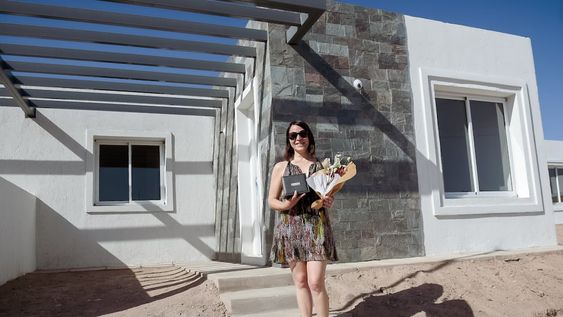 Natania entregó nuevas viviendas en Mendoza