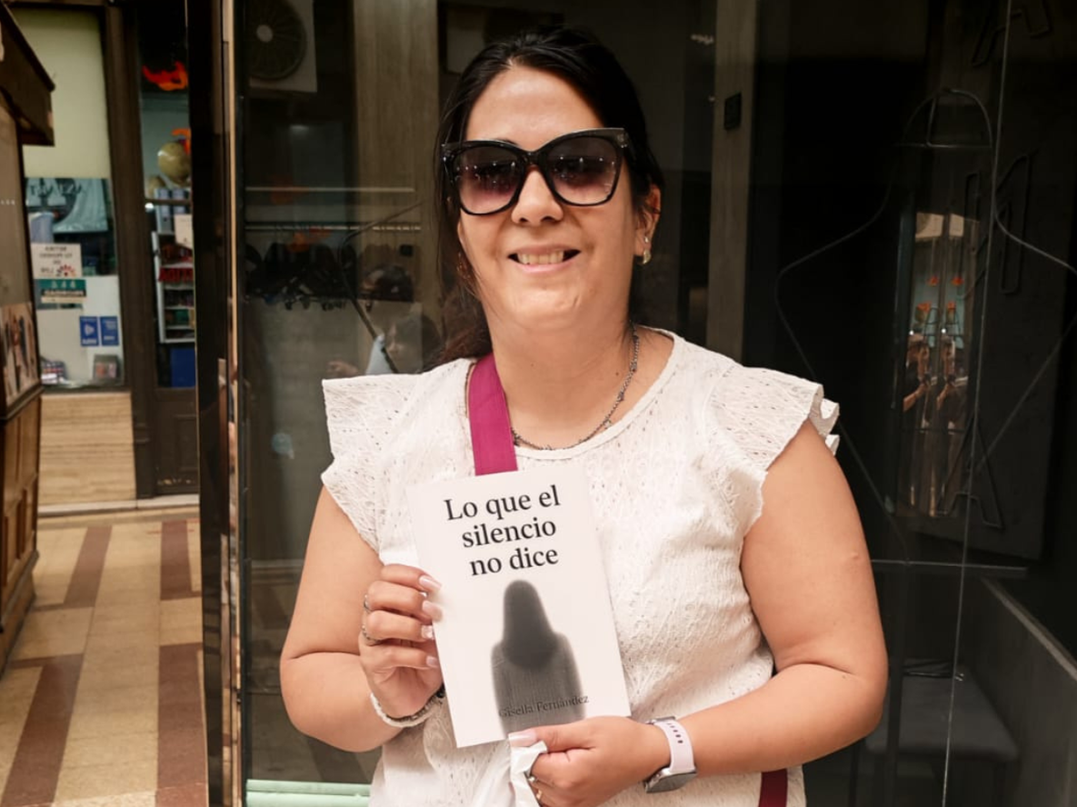 Superó mil adversidades y las hizo libro: No soy profesional en salud mental, pero quizás mi historia ayude