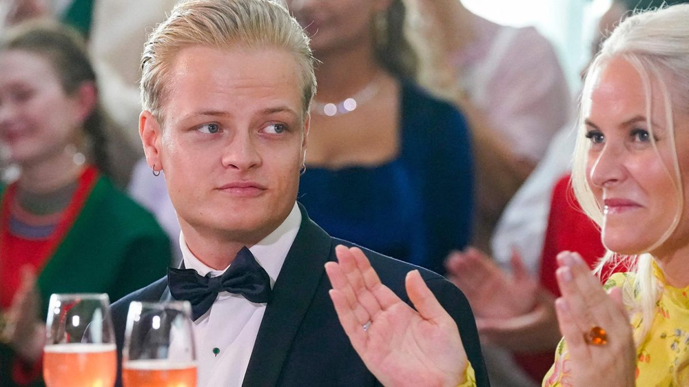 El hijo de la princesa de Noruega fue acusado de cuatro violaciones y más de 20 delitos
