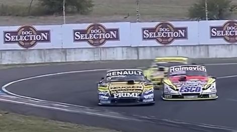 Los Andes | Juan Cruz Benvenuti realizó una gran maniobra sobre el campeón Mariano Werner y se llevó la victoria en la final del Turismo Carretera.