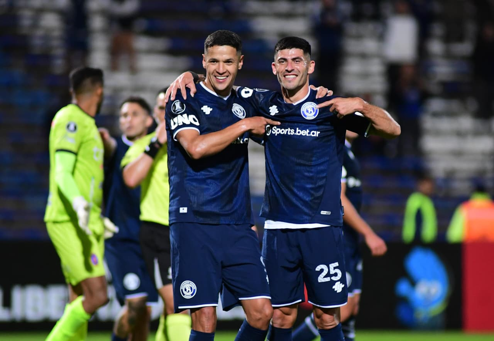 El goleador el paraguayo Alex Arce y el volante , Jos&eacute; Florent&iacute;n de Independiente Rivadavia, dos piezas claves en el esquema de Alfredo Berti.