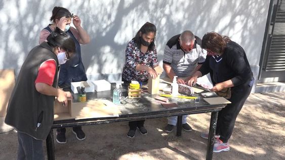 Los talleres socio productivos de Godoy Cruz, una herramienta que acerca a los vecinos al emprendimiento propio