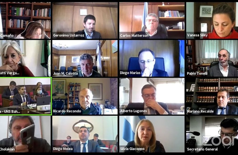 El Consejo de la Magistratura del Poder Judicial de la Nación, celebró hoy -19 de agosto- las reuniones convocadas por el Plenario y por la Comisión de Selección de Magistrados y Escuela Judicial.Estuvieron presentes a lo largo de la jornada los/as Consejeros/as Graciela Camaño, Juan Manuel Culotta, Silvia del Rosario Giacoppo, Alberto Agustín Lugones, Diego Marías, Carlos Matterson, Diego Molea, María Inés Pilatti Vergara, Mariano Recalde, Ricardo Recondo, Vanesa Siley, Pablo Tonelli y Gerónimo Ustarroz.