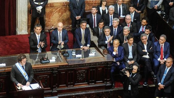 Javier Milei y Victoria Villarruell. Apertura legislativa 2024. Gobernadores: Jorge Macri, Martín Llaryora, Maximiliano Pullaro, Axel Kicillof, Ignacio torres. Foto Federico Lopez Claro