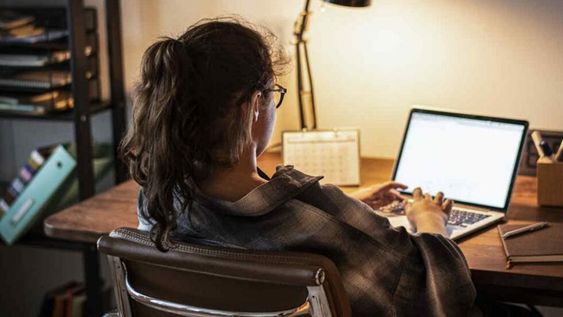 EL GOBIERNO NACINAL RESOLVIÓ APLICAR LA “MODALIDAD PRESENCIAL PROGRAMADA” PARA LOS AGENTES PÚBLICOS, QUE DEBERÁN VOLVER A LAS OFICINAS DESDE EL 1º DE SEPTIEMBRE.