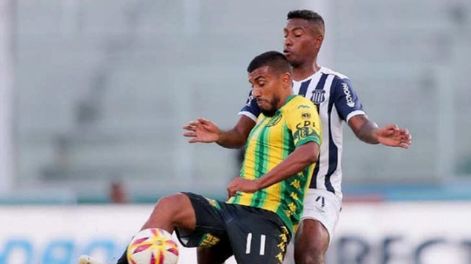 El decano aprueba cada examen