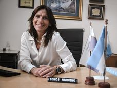 Laura Horta es docente, exdecana, montañista y pronta a ser abuela. La mendocina repasa los desafíos que marcaron su vida junto a Diario Los Andes. Laura Horta es docente, exdecana, montañista y pronta a ser abuela. La mendocina repasa los desafíos que marcaron su vida junto a Diario Los Andes.