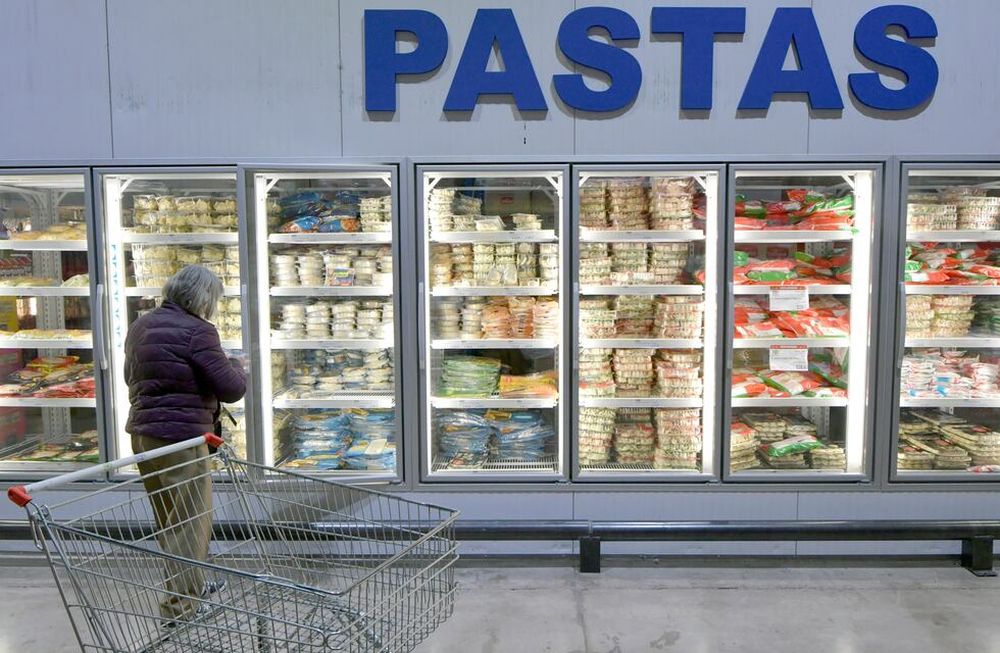 De julio a agosto, para adquirir los mismos alimentos, bienes y servicios fueron necesarios $ 6.996 más.Foto: Orlando Pelichotti / Los Andes
