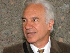 Andrés Cáceres.