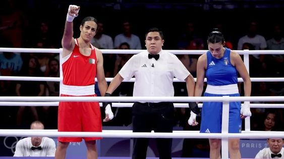 La boxeadora de Argelia ha sido cuestionada por su cuerpo y es quien llega a la final.